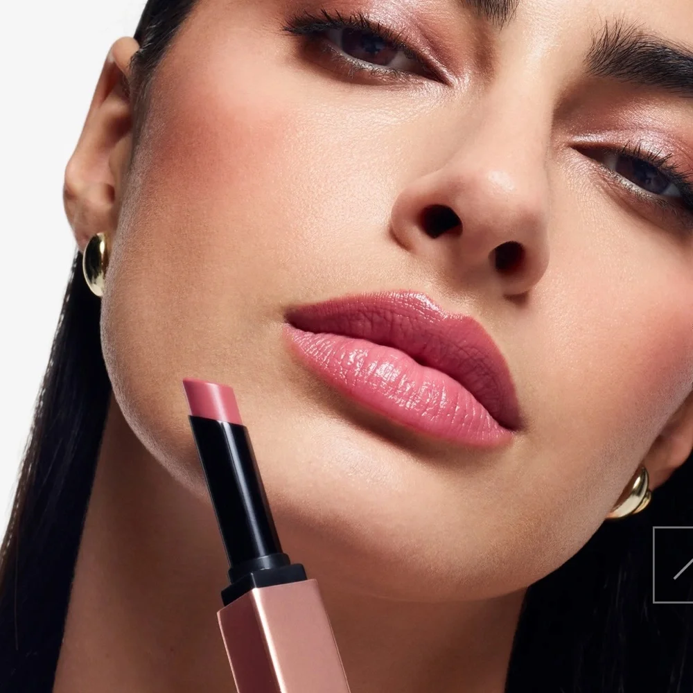 NARS TURNED ON Satin Lipstick - Rose Pink